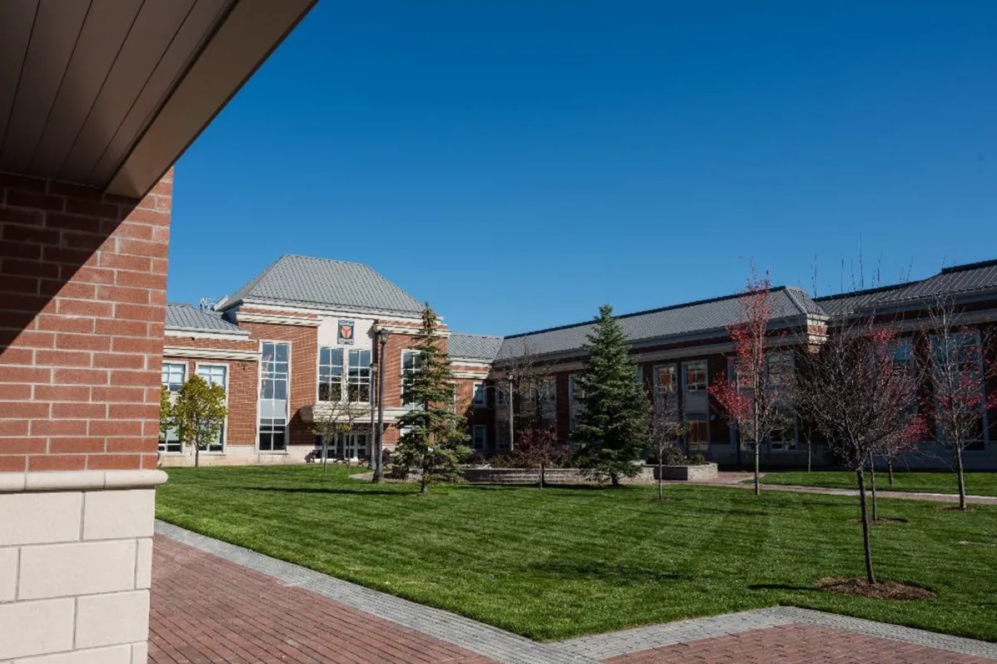 Holy Trinity School campus, Richmond Hill